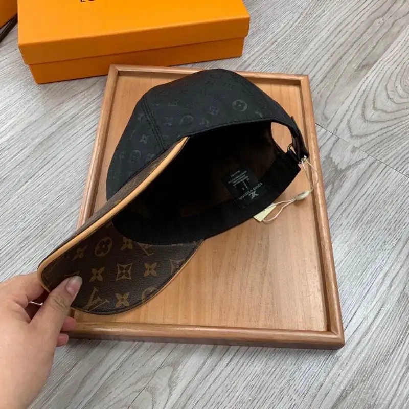 LV Cap 80 (9)